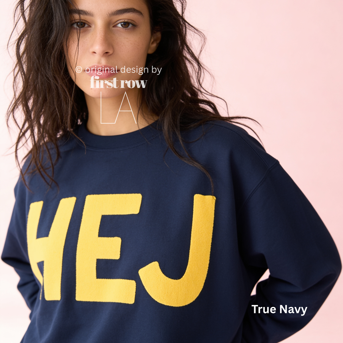 Woman wearing HEJ Sweatshirt with Yellow Handwritten font. Danish Hello Crewneck, Scandinavian Graphic Hygge Sweatshirt, Hyggelig Nordic Minimalist Pullover

Original design and copyright by first row LA 2026